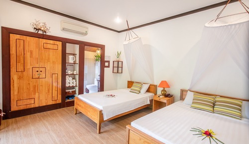Bungalow Triple, Garden View