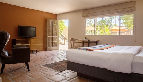 Suite, 1 King Bed (Downstairs)