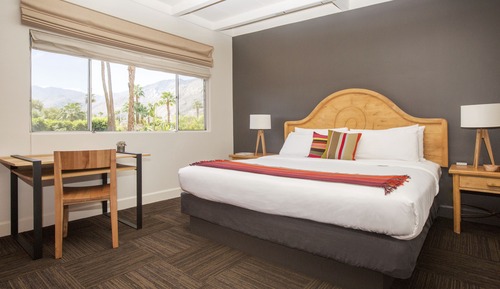 Room, 1 King Bed (Upstairs)