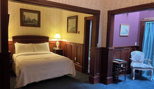 Economy Room, 1 Queen Bed