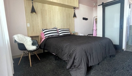 Deluxe Room, 1 Queen Bed
