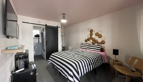 Deluxe Room, 1 Queen Bed