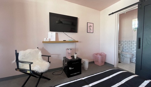 Deluxe Room, 1 Queen Bed