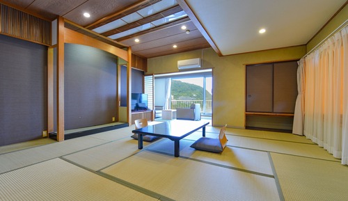 Superior Japanese-Style Room with 12 Tatami Mats (Sea side) - High Floor - Indoor Bath - Non-Smoking