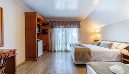 Special connecting room