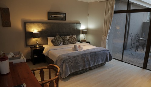 Deluxe Double Room, 1 Queen Bed, Garden View