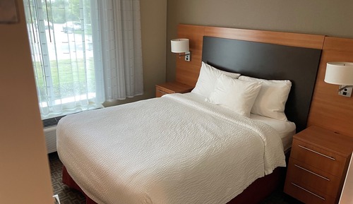 Suite, 2 Bedrooms (Mobility Accessible, Tub)