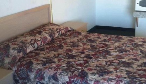 Standard Room, 1 Queen Bed