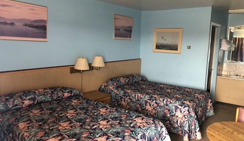 Basic Room, 2 Double Beds, Smoking
