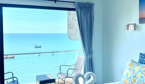 Room, Sea View