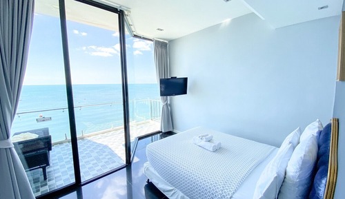 Suite, Sea View