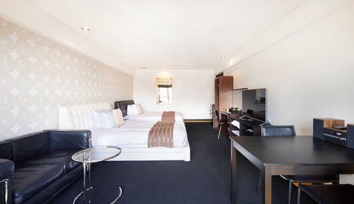 Modern Jacuzzi Twin Room (51sqm)