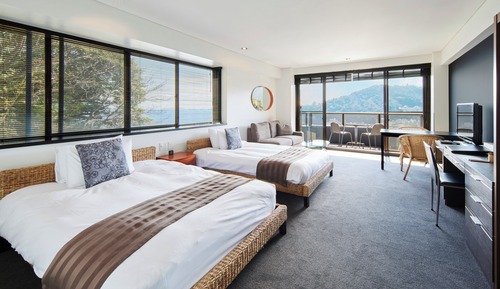 Modern Corner Twin Room (43sqm)