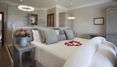 Honeymoon Suite