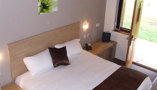 Twin Cabin
