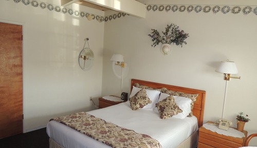 Comfort Room, 1 Queen Bed, Accessible