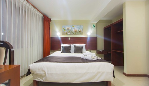 Junior Suite, 1 King Bed, Jetted Tub
