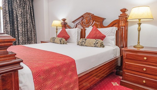 Deluxe Suite