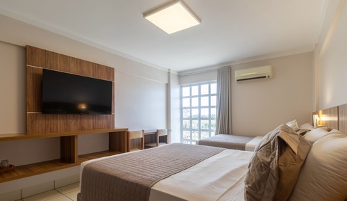 Suite 923