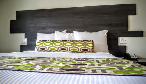 Deluxe Room, 1 Queen Bed, Kitchenette