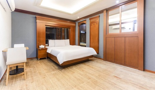 Economy Room (1) (Check-in 8PM on Sat. & the day before holiday)
