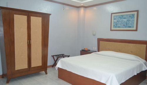 Grand Room, Smoking