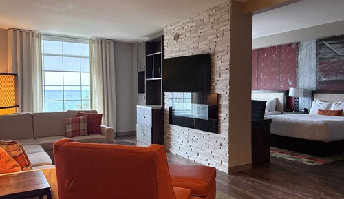 Suite, 2 Queen Beds, Accessible Bathtub (Mobility)