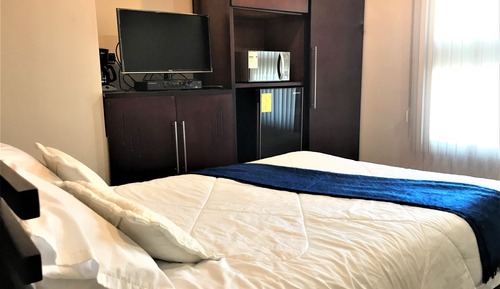 Luxury Room, 1 Queen Bed, Private Bathroom, Ground Floor