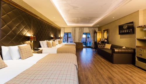 Luxury Room (Sleeps 8)