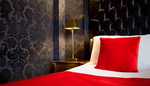 Deluxe Room (Sleeps 4)