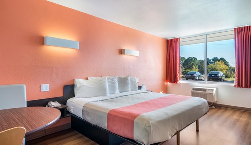 Deluxe Room, 1 King Bed, Smoking, Refrigerator & Microwave