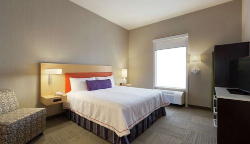 Suite, 1 King Bed with Sofa bed, Accessible
