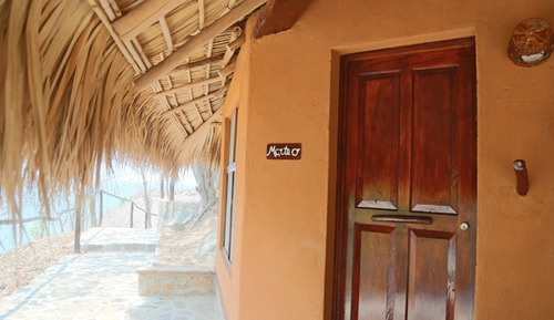 Room, Ocean View, Mountainside (Marte)