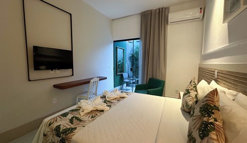 Deluxe Room, 1 Queen Bed
