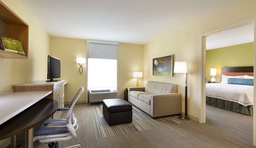 Suite, 1 King Bed, Accessible, Non Smoking (Hearing)