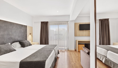 Triple Room, Balcony