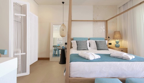Room, Pool View (Upbeat Retreat, Pool View Plunge Pool)