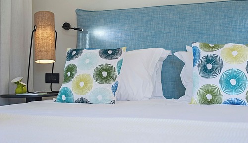 1 King Bed (Pure Haven, Sea Front with Private Pool)
