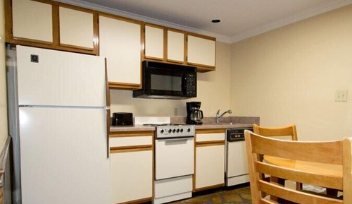 Classic Room, 2 Bedrooms, Kitchen, Lake View