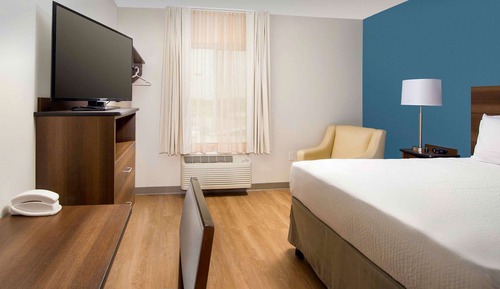 Standard Room, 1 Queen Bed, Non Smoking