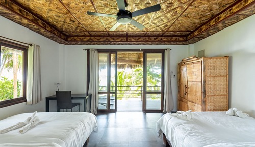 C10 Beach Front Bungalow (2nd Flr)