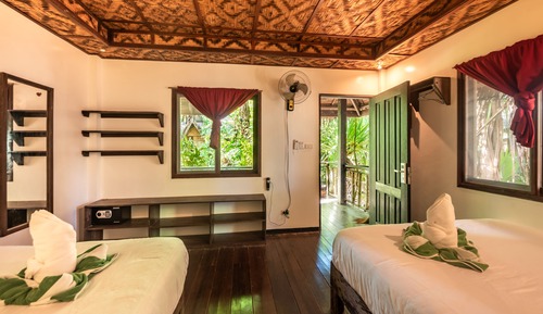 C7 Garden View Family Bungalow