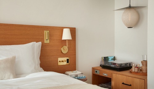 1 King Bed - Soleil