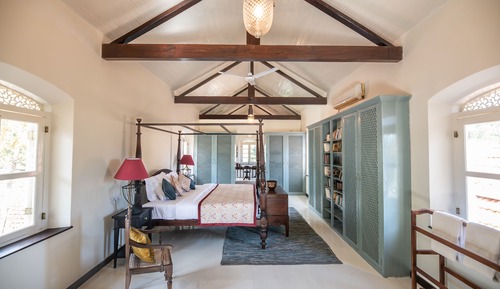 Cinnamon Suite