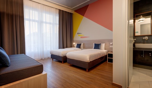 Double Room (Large)