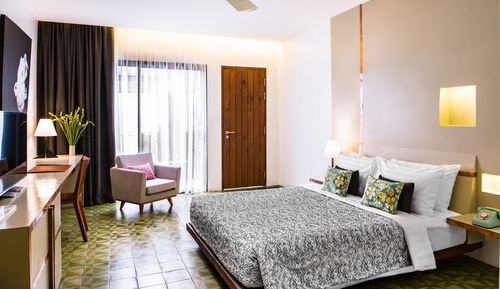 Deluxe Double Room (1 way pick up)