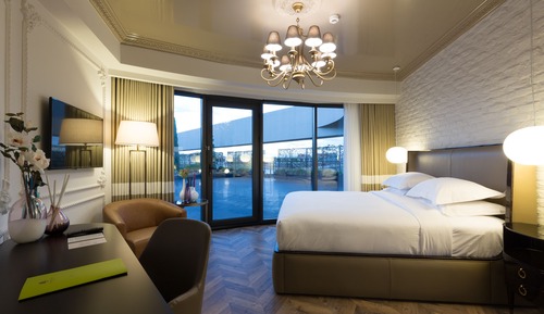 Deluxe Room, 1 King Bed