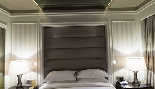 Superior Room, 1 King Bed, Patio