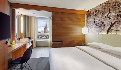 Room, 1 King Bed, Courtyard View