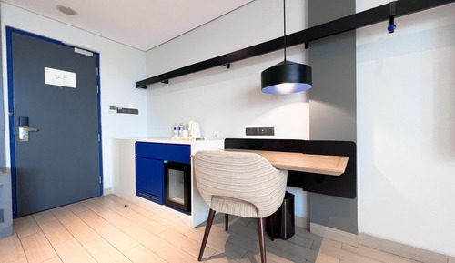 Junior Suite, 1 Queen Bed, Balcony